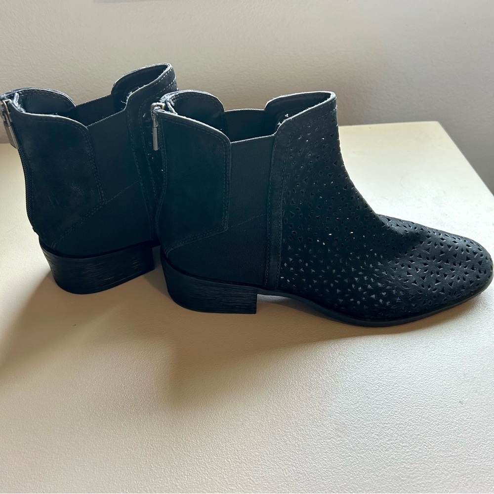 Kenneth Cole Reaction Black Leather Booties